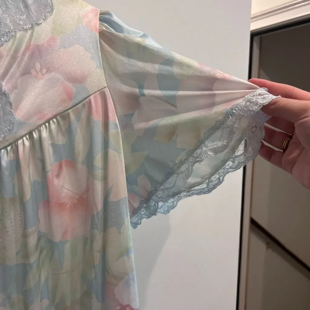 Lorraine Womens Pastel Blue Night Gown Robe Set OS Floral Vintage Short Sleeve